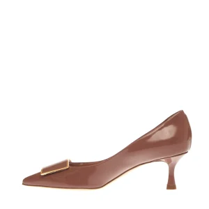 NINALILOU - Elegant Nude Patent Pumps with Stylish Buckle