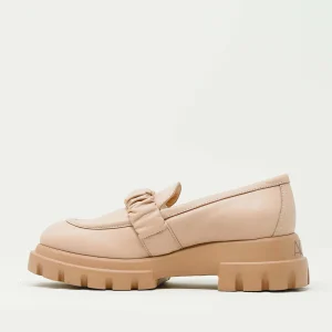 Scarpe in pelle AGL: eleganza e comfort senza compromessi