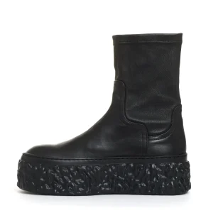 stivaletto elasticizzato nero fondo in gomma alto