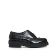stringata con bucature pelle nera